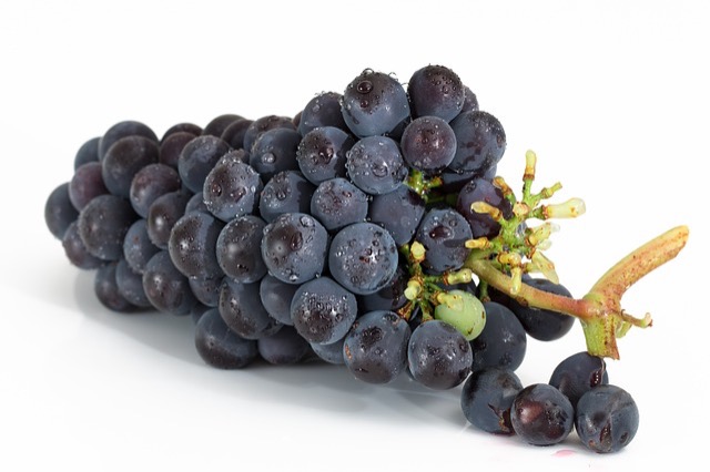 ブドウを食べると紫外線から肌を守ってくれる。